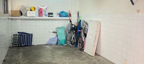 Garage in Cadiz, Spain No. 163126 4