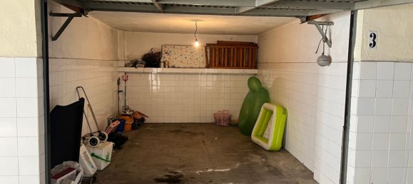  Garage in Cadiz, Spain No. 163126 8