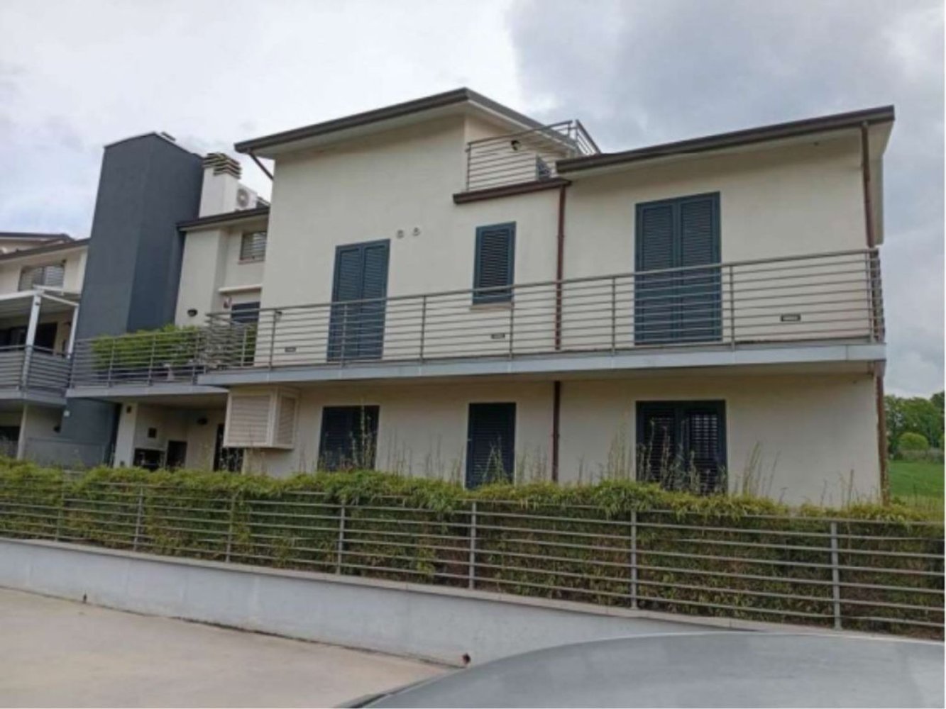 Квартира с 4 спальнями в Сполето, Италия № 324076