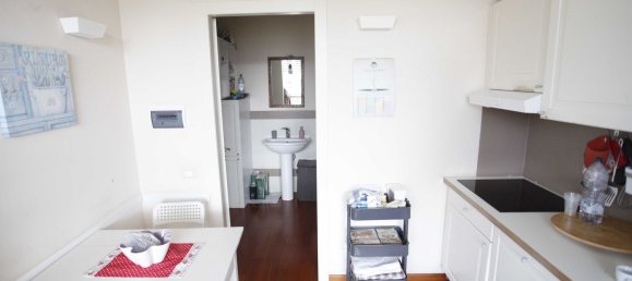 5 rooms Apartment in Colle di Val d'Elsa, Italy No. 196021 3