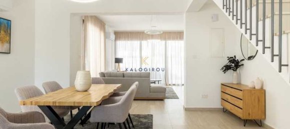 Коммерческая недвижимость с 4 спальнями в Ларнака, Кипр № 18554 7