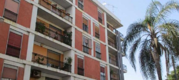 Квартира с 4 комнатами в Мессина, Италия № 270690 2