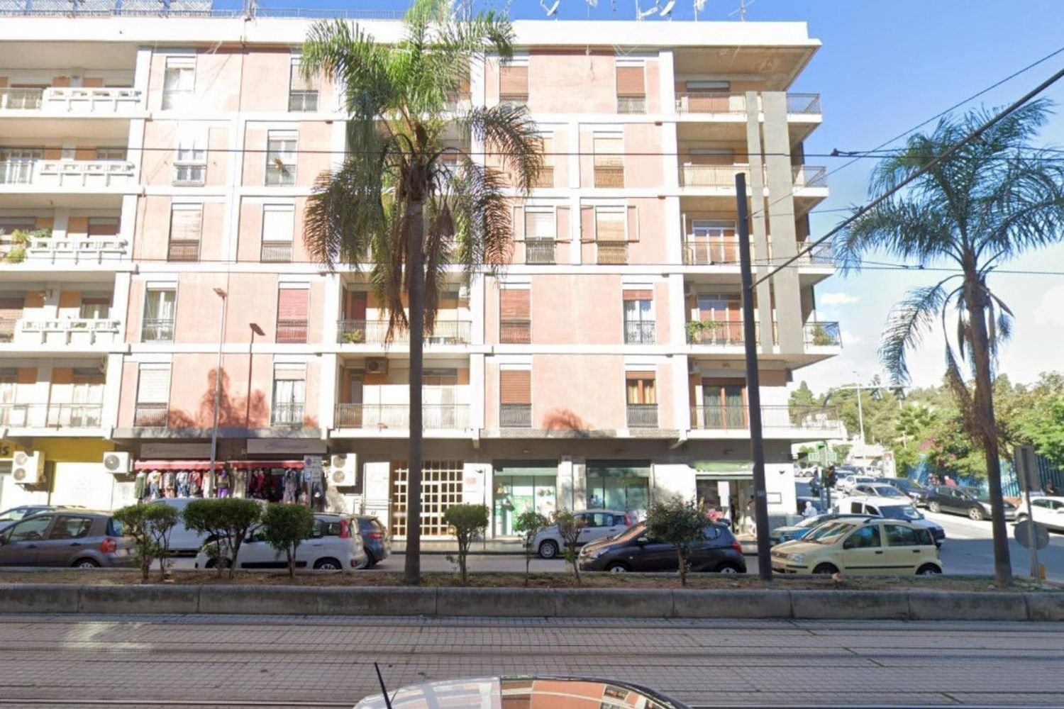 Квартира с 4 комнатами в Мессина, Италия № 270690