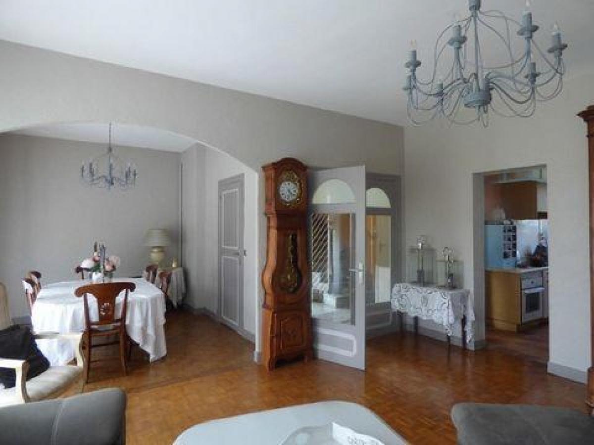 5 bedrooms House in Tarbes, France No. 32279