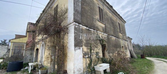 5 rooms Villa in Francavilla al Mare, Italy No. 148182 3