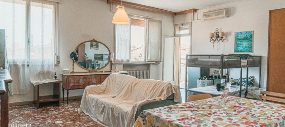 8 rooms Apartment in Cesena, Italy No. 282170 3