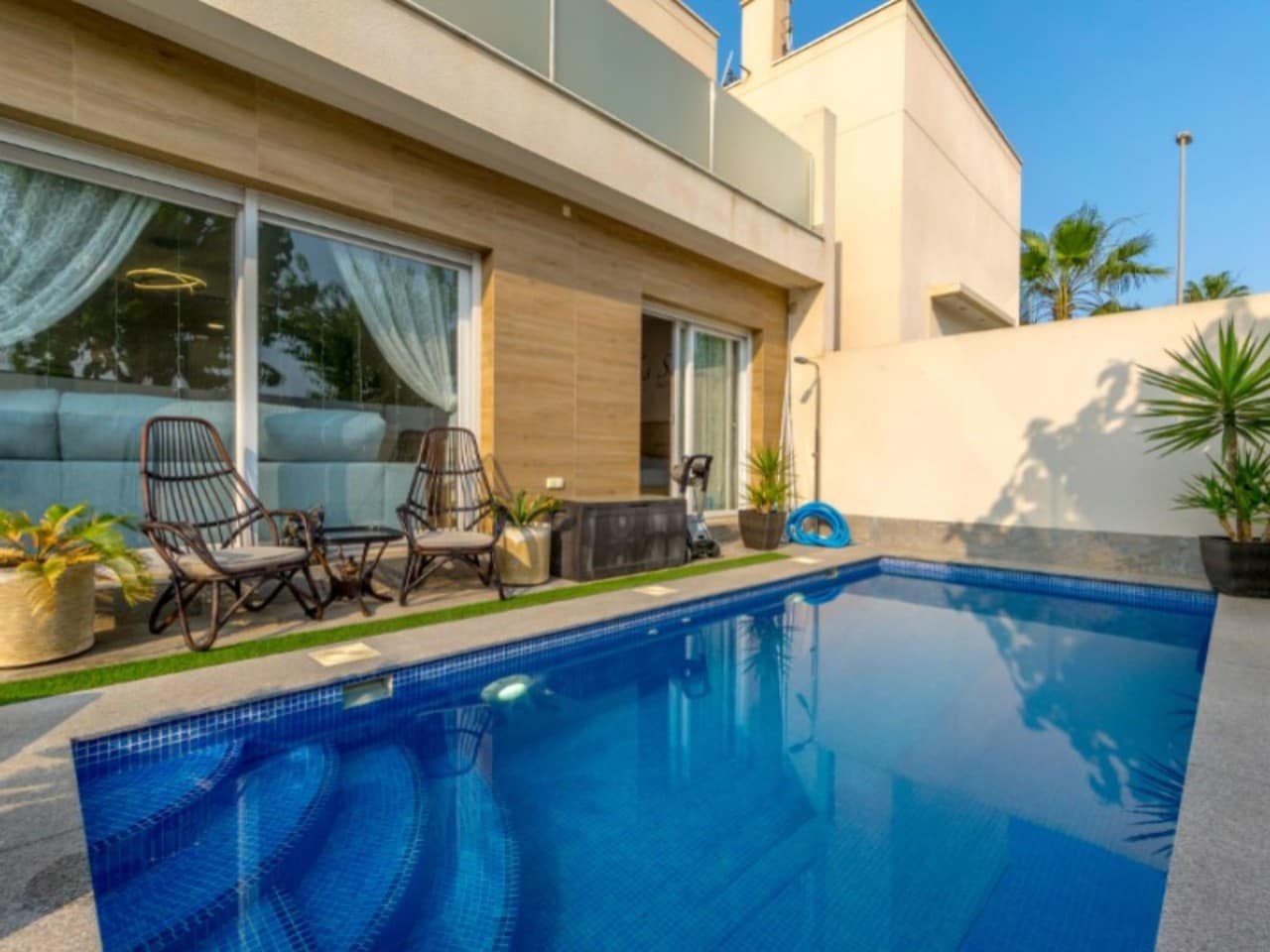 Casa de 3 dormitorios en Alicante, Spain No. 187974