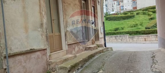 3 bedrooms House in Ragusa, Italy No. 22548 2