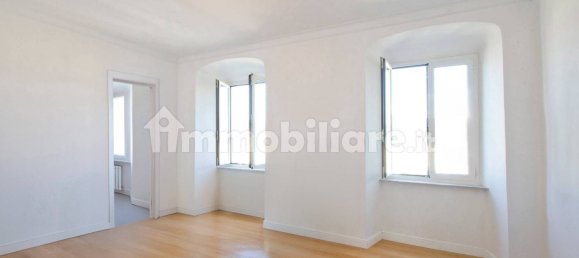 5 bedrooms Apartment in Genoa, Italy No. 266681 2