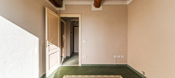 4 bedrooms Apartment in Lucca, Italy No. 352972 8