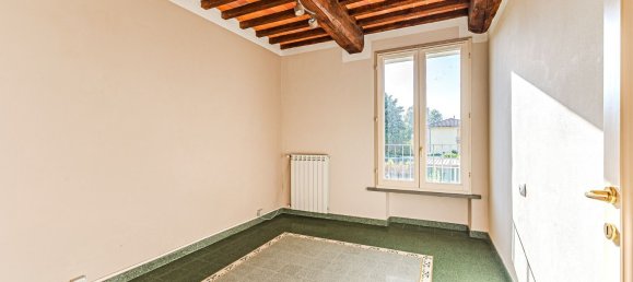4 bedrooms Apartment in Lucca, Italy No. 352972 7