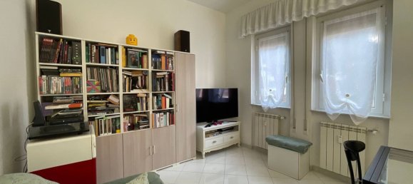 2 rooms Apartment in Savona, Italy No. 39216 2