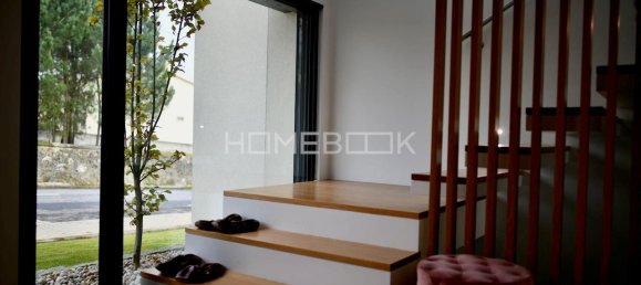 3 bedrooms House in Palmeira, Portugal No. 39030 5