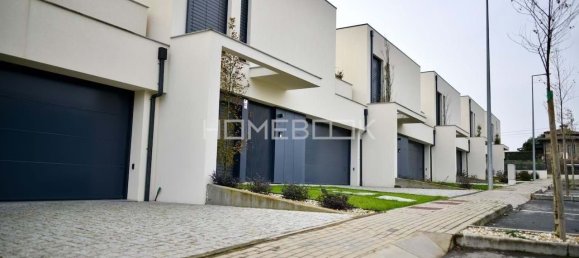 3 bedrooms House in Palmeira, Portugal No. 39030 39