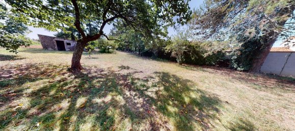 674m² Land in Grenade, France No. 112821 3