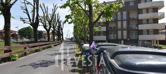 Garaje en Erba, Italy 23 m² No. 362343 4