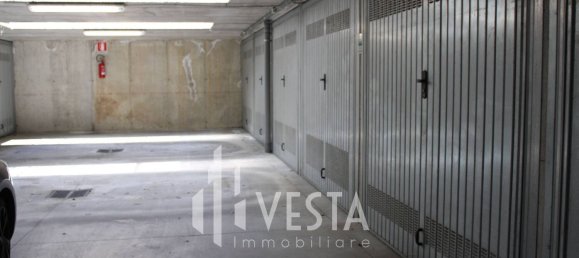 Garaje en Erba, Italy 23 m² No. 362343 11