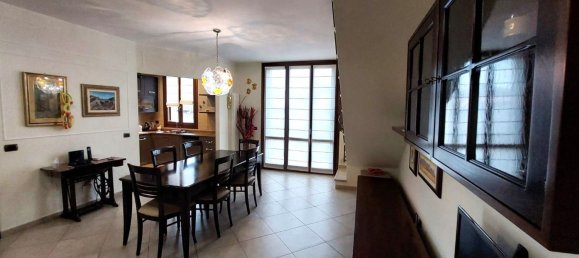 5 rooms Duplex in Montechiarugolo, Italy No. 173621 3