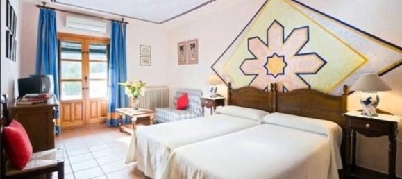 Edificio en Granada, Spain 1909 m² No. 150725 28