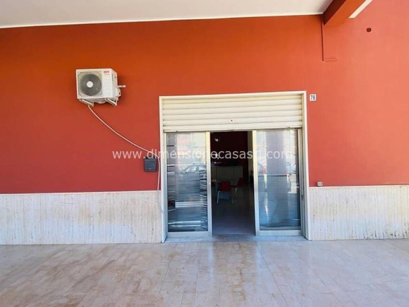 Gewerbliche Immobilie in Caltanissetta, Italy 79m², Nr. 255411