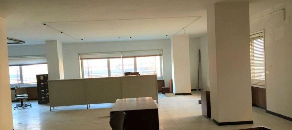 1921m² Office in Livorno, Italy No. 376308 4