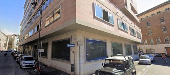 1921m² Office in Livorno, Italy No. 376308 2