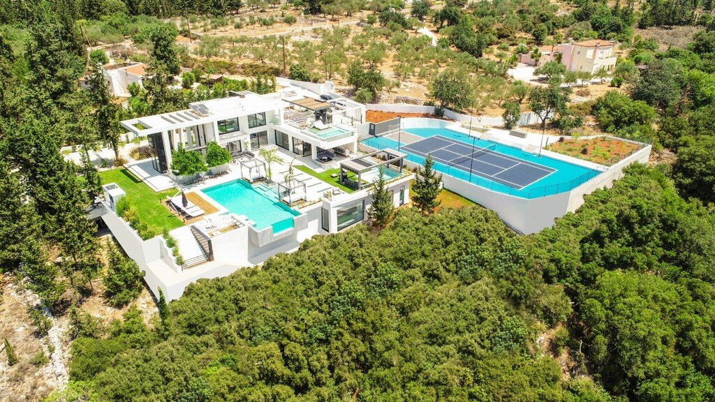 500m² Villa in Vamos, Greece No. 2471