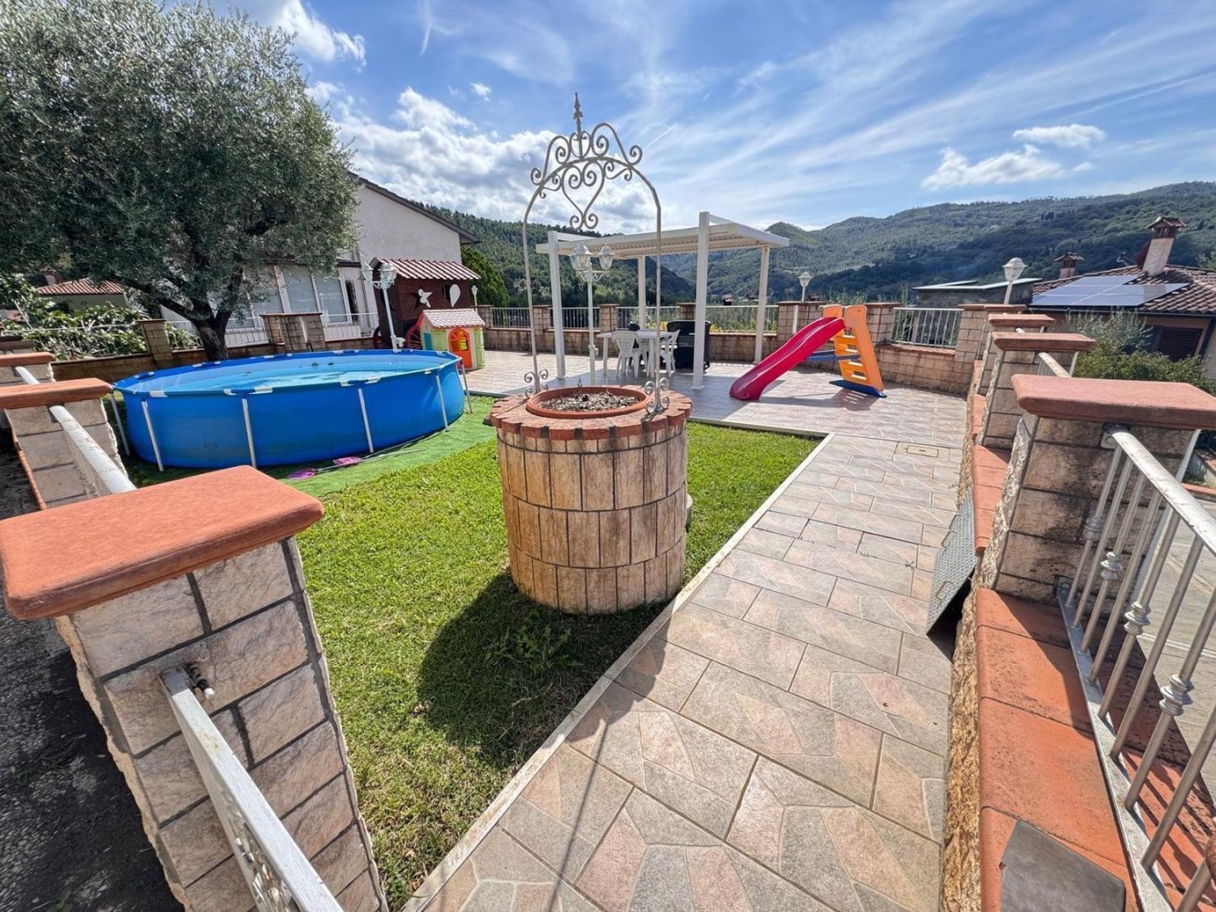 Casa de 5 dormitorios en Vaiano, Italy No. 336013