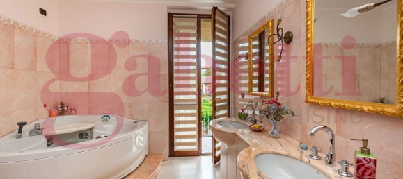 4 bedrooms Penthouse in Mozzo, Italy No. 236849 16