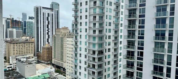 1 chambre propriété commerciale à louer à Miami, Miami-Dade, Florida, USA № 615755 2