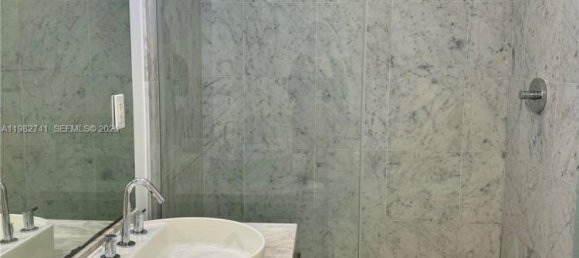 1 chambre propriété commerciale à louer à Miami, Miami-Dade, Florida, USA № 615755 3