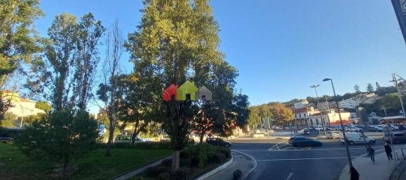 208m² Building in Lisbon, Portugal No. 102637 2