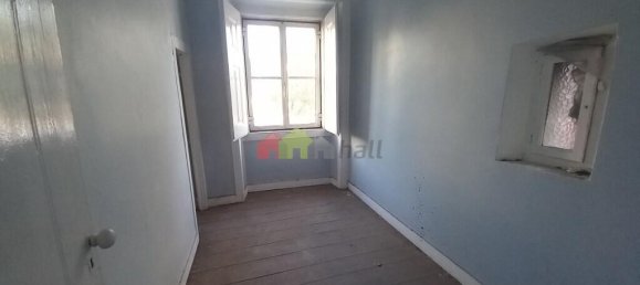 208m² Building in Lisbon, Portugal No. 102637 11