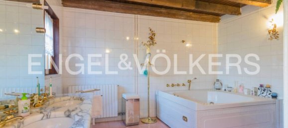 5 bedrooms House in Jesolo, Italy No. 109299 15