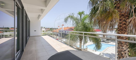 Casa de 5 dormitorios en Calvao, Portugal No. 18487 41