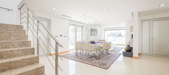 Casa de 5 dormitorios en Calvao, Portugal No. 18487 32