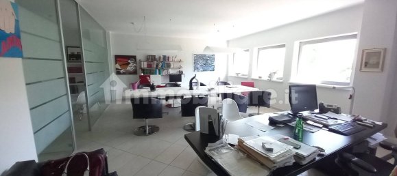 Oficina en Potenza, Italy 130 m² No. 342986 10