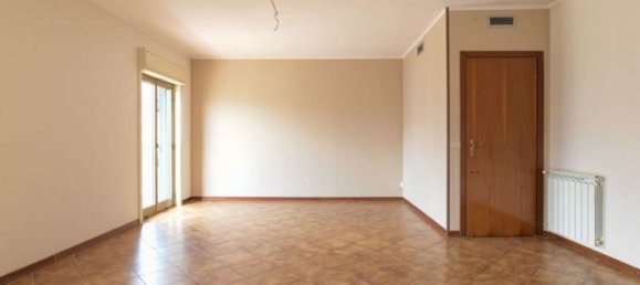 5-Zimmer Wohnung in Palermo, Italy, Nr. 46448 2