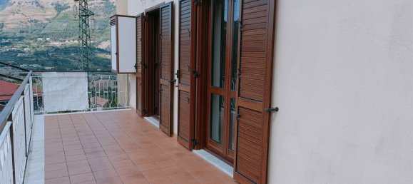 3 rooms Apartment in Salerno, Italy No. 274321 5