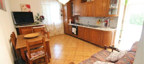 4 rooms Apartment in Montalto di Castro, Italy No. 104497 9