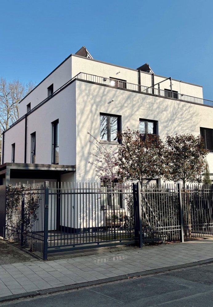 5 rooms Townhouse in Munster, Germany No. 322455