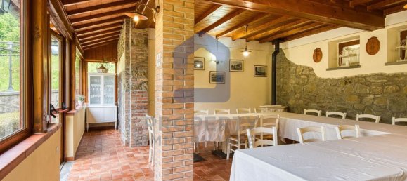 13-Zimmer Haus in Castel San Niccolò, Italy, Nr. 300299 4