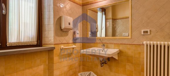 13-Zimmer Haus in Castel San Niccolò, Italy, Nr. 300299 17