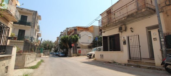 Квартира с 3 комнатами в Палермо, Италия № 235565 14