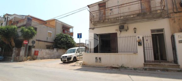 Квартира с 3 комнатами в Палермо, Италия № 235565 16