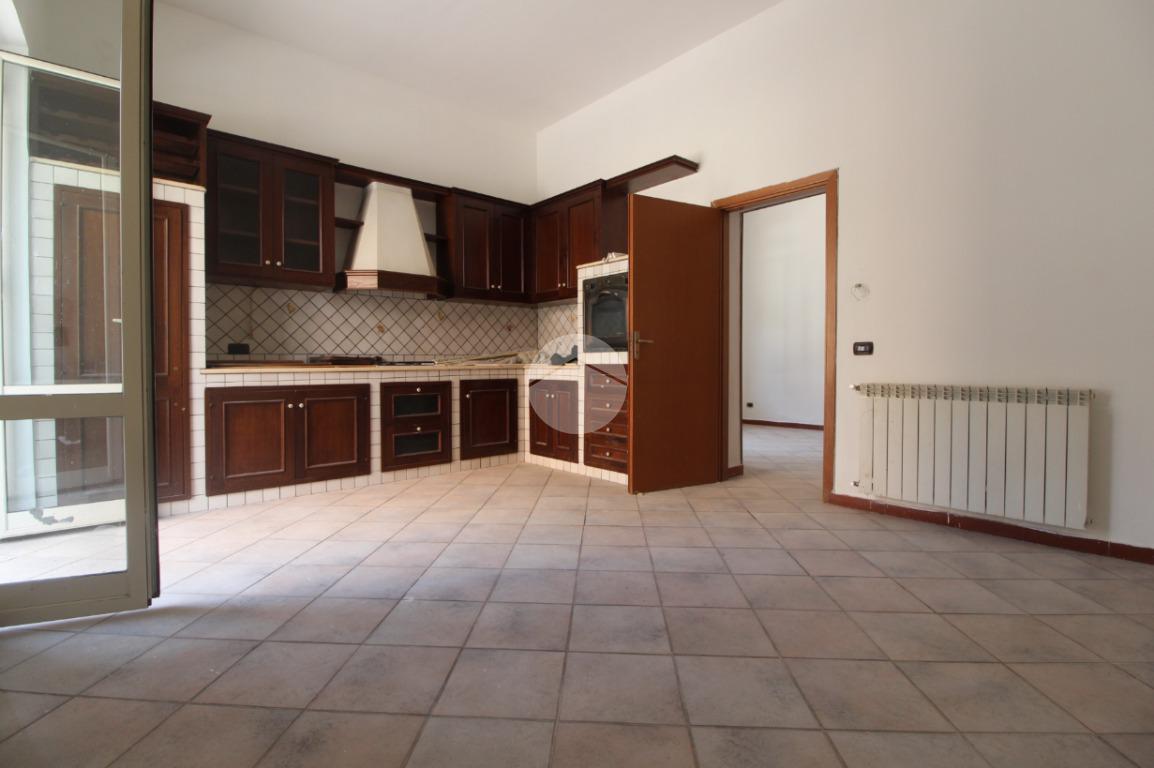 Квартира с 3 комнатами в Палермо, Италия № 235565