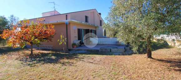 Вилла с 10 комнатами в Розето дельи Абруцци, Италия № 111122 3