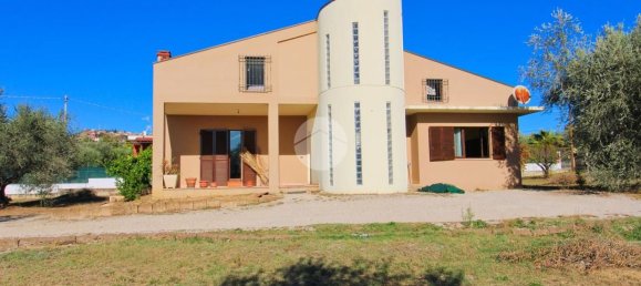 Вилла с 10 комнатами в Розето дельи Абруцци, Италия № 111122 35