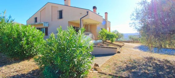 Вилла с 10 комнатами в Розето дельи Абруцци, Италия № 111122 38