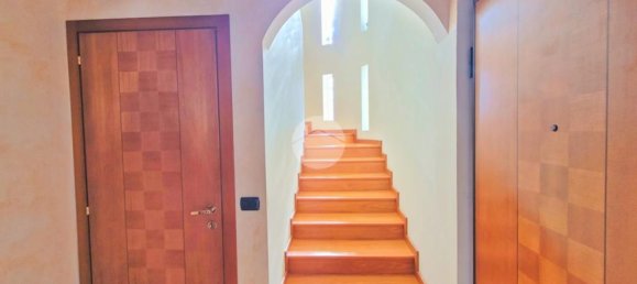 Вилла с 10 комнатами в Розето дельи Абруцци, Италия № 111122 21